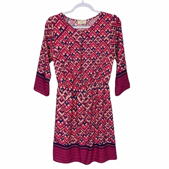 Everly Dresses & Skirts - Everly Geo Keyhole 3/4 Sleeve Fit and Flare Dress